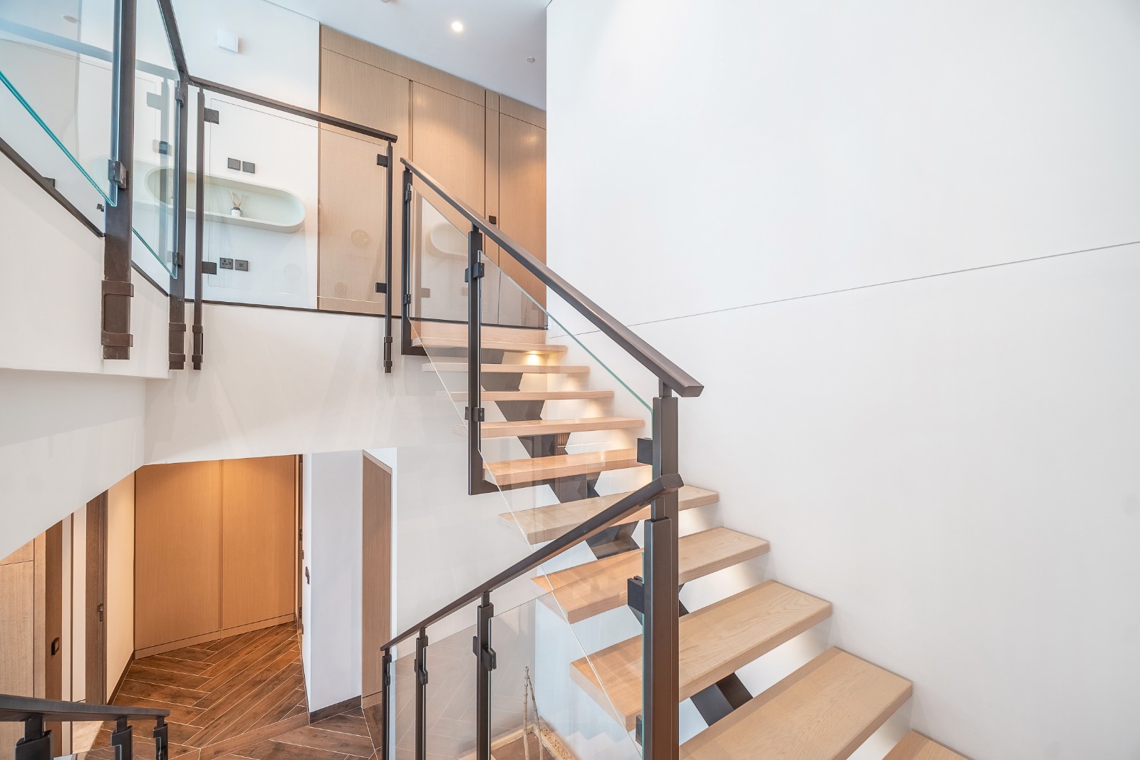 ZA’ABEEL FIRST | 2BR Duplex | Park & Dubai Frame Views Slide Image